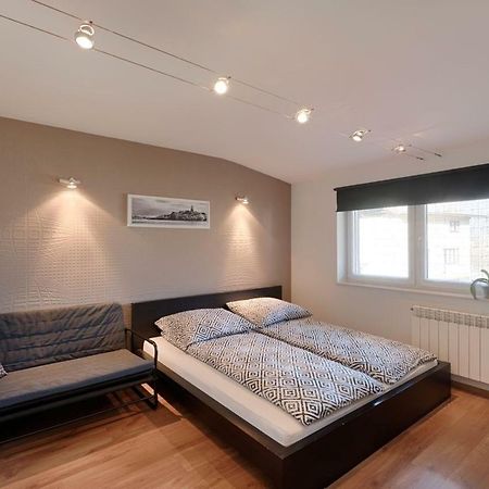 Apartament Na Mysliwskiej 什切尔克 外观 照片